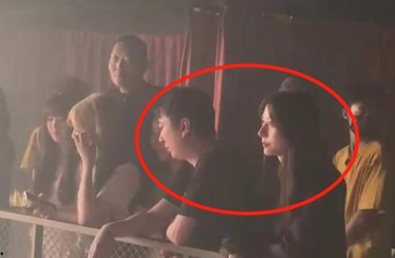 吃瓜少女魏淑芬网红奶冻,魏淑芬的吃瓜少女魅力与甜品诱惑