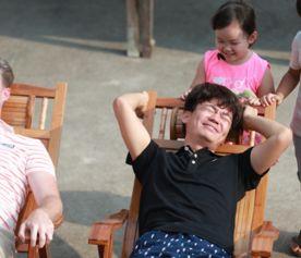 被挠丝袜脚视频,揭秘挠脚视频背后的秘密与诱惑